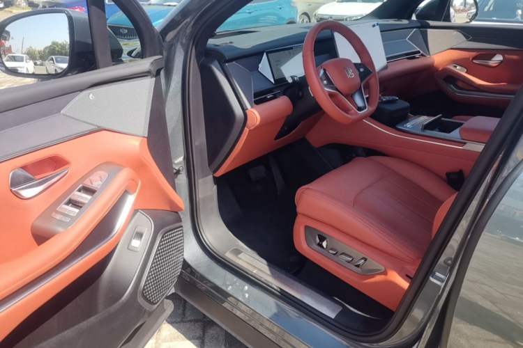 Used BYD Tang L 2025 DM 175KM Drone Player Edition Driver Seat