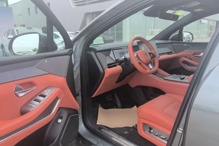 Used BYD Tang L 2025 DM 175KM Drone Player Edition Driver Seat