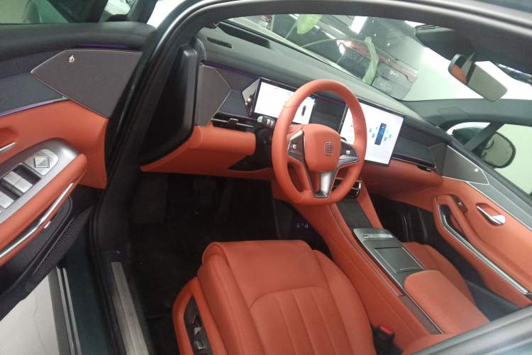 Used BYD Tang L 2025 DM 175KM Drone Player Edition Driver Seat