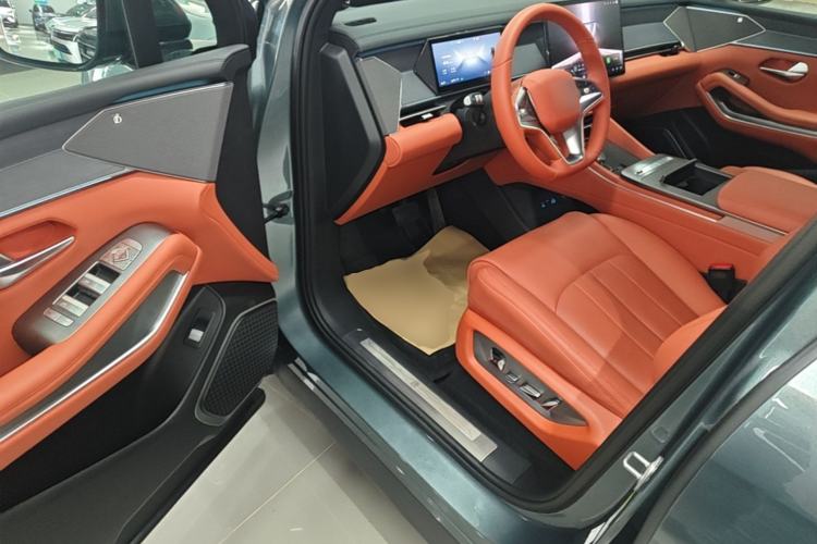 Used BYD Tang L 2025 DM 175KM Drone Player Edition Driver Seat