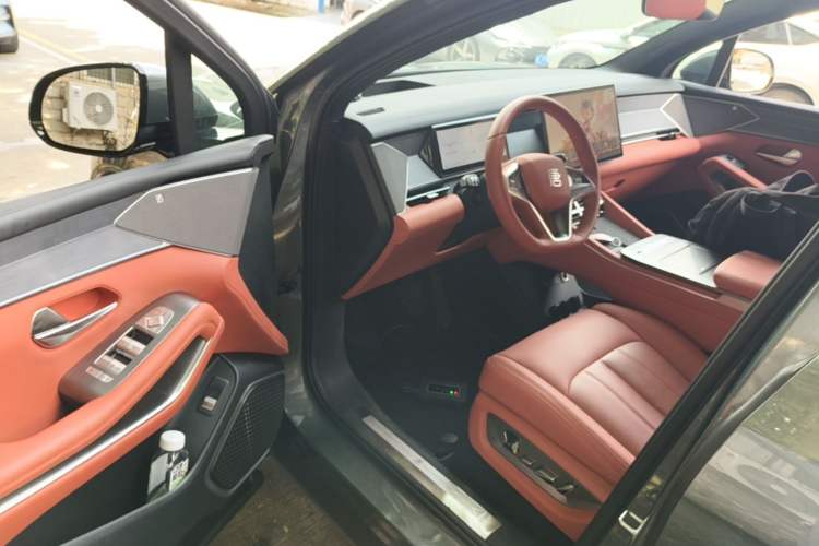 Used BYD Tang L 2025 DM 175KM Drone Player Edition Driver Seat