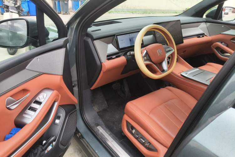 Used BYD Tang L 2025 DM 200KM Four-Wheel Drive LiDAR Flagship Model Driver Seat