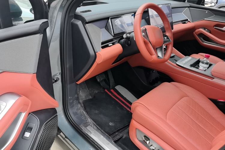 Used BYD Tang L 2025 DM 175KM Drone Player Edition Driver Seat