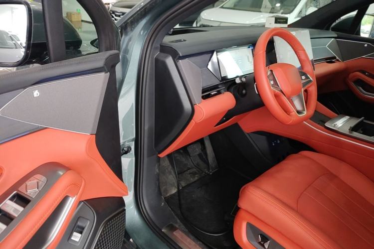 Used BYD Tang L 2025 DM 175KM Drone Player Edition Driver Seat