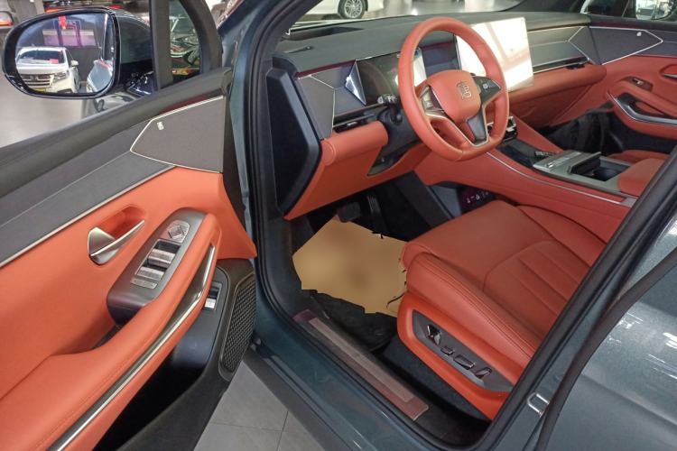 Used BYD Tang L 2025 DM 175KM Drone Player Edition Driver Seat