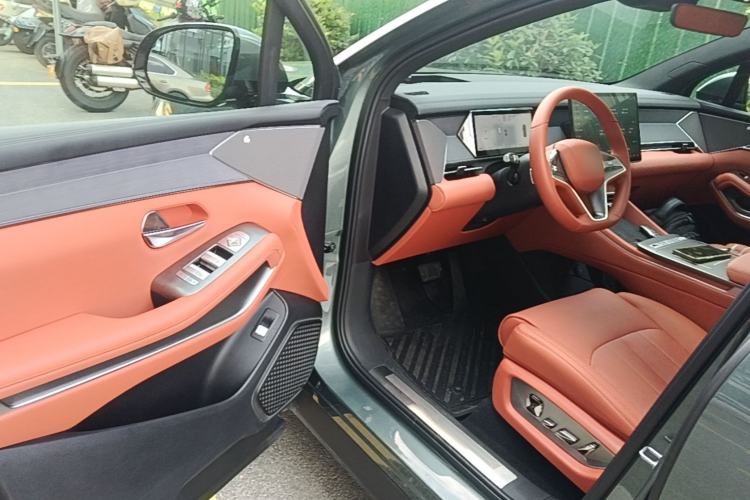 Used BYD Tang L 2025 DM 175KM Drone Player Edition Driver Seat