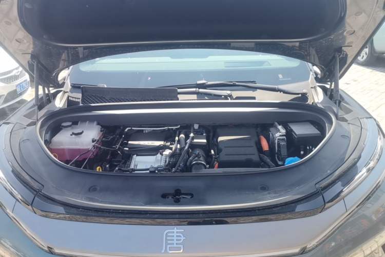 Used BYD Tang L 2025 DM 175KM Drone Player Edition Engine Bay