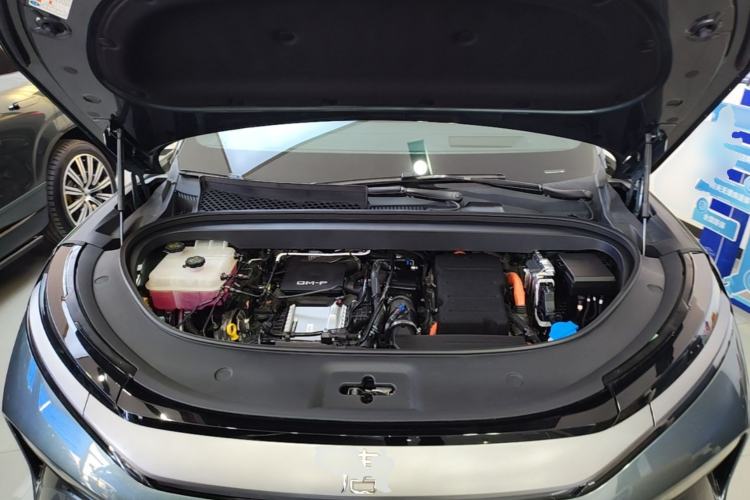 Used BYD Tang L 2025 DM 175KM Drone Player Edition Engine Bay