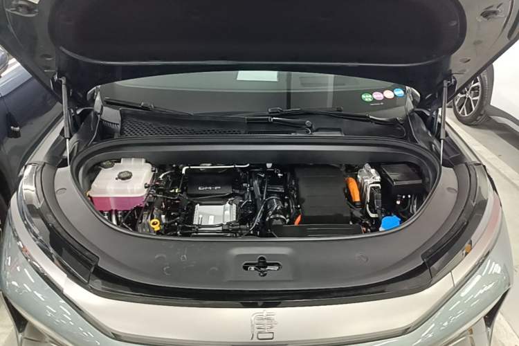Used BYD Tang L 2025 DM 175KM Drone Player Edition Engine Bay