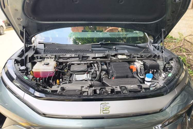 Used BYD Tang L 2025 DM 175KM Drone Player Edition Engine Bay