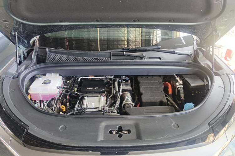 Used BYD Tang L 2025 DM 175KM Drone Player Edition Engine Bay