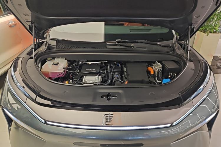 Used BYD Tang L 2025 DM 175KM Drone Player Edition Engine Bay
