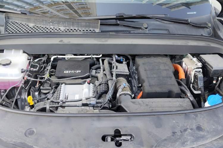 Used BYD Tang L 2025 DM 175KM Drone Player Edition Engine Bay
