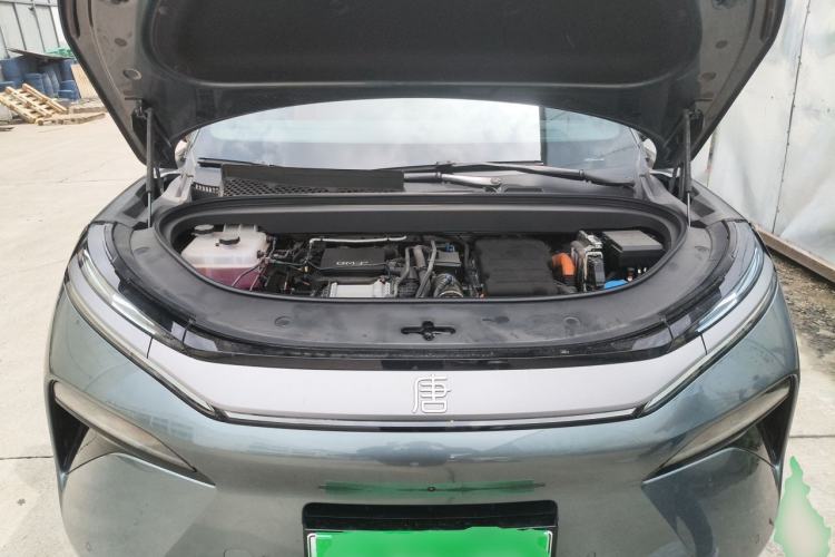 Used BYD Tang L 2025 DM 200KM Four-Wheel Drive LiDAR Flagship Model Engine Bay