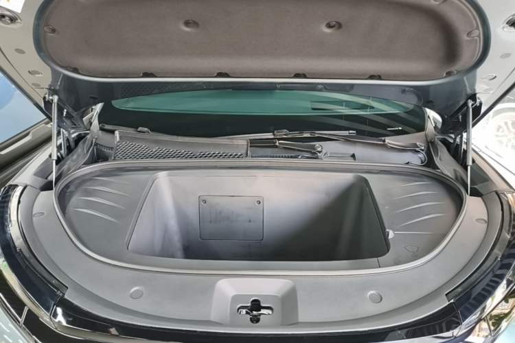 Used BYD Tang L 2025 EV 600KM All-Wheel-Drive LiDAR Flagship Model Engine Bay