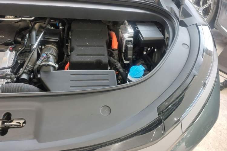 Used BYD Tang L 2025 DM 175KM Drone Player Edition Engine Bay Left