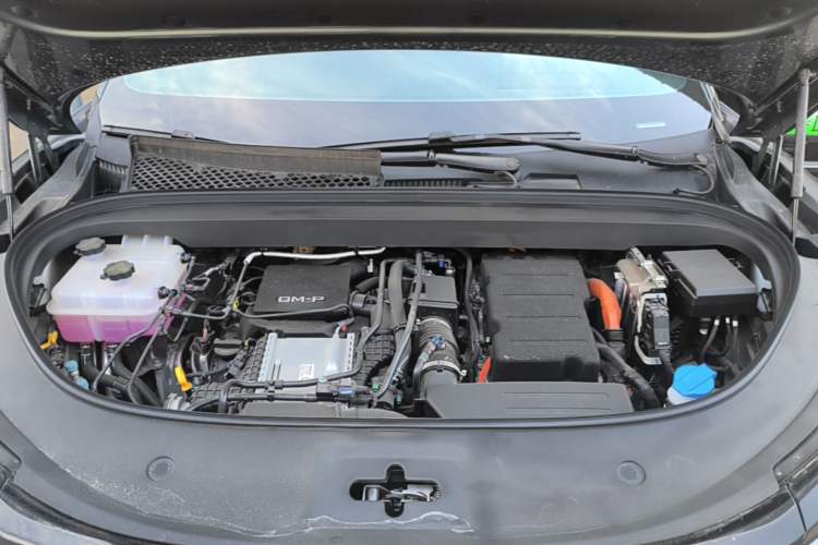 Used BYD Tang L 2025 DM 175KM Drone Player Edition Engine Bay