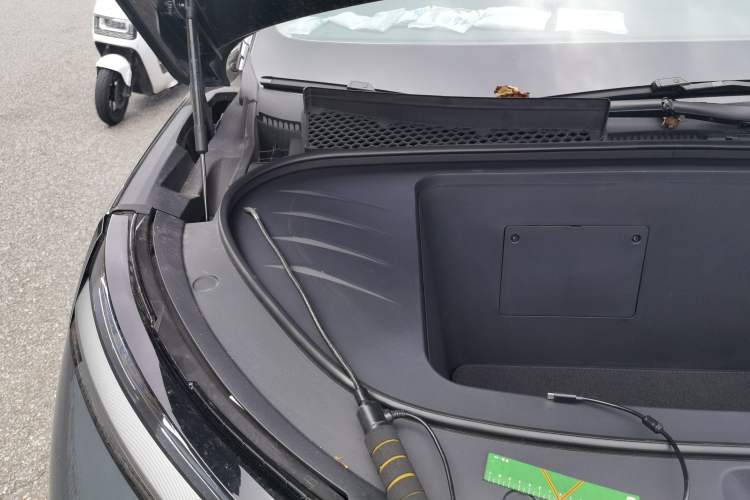 Used BYD Tang L 2025 EV with 670 km Range LiDAR and Premium Features Engine Bay Right