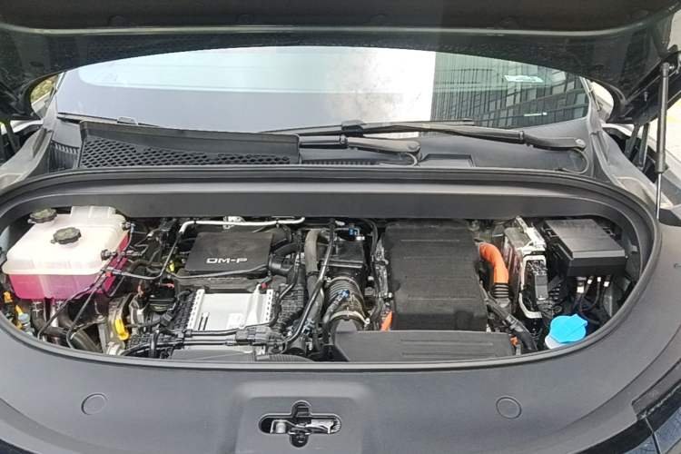 Used BYD Tang L 2025 DM 175KM Drone Player Edition Engine Bay