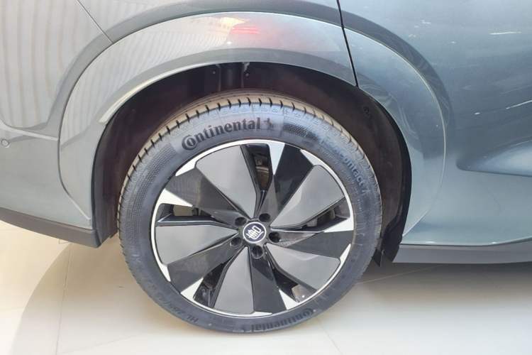 Used BYD Tang L 2025 DM 175KM Drone Player Edition Exterior 5