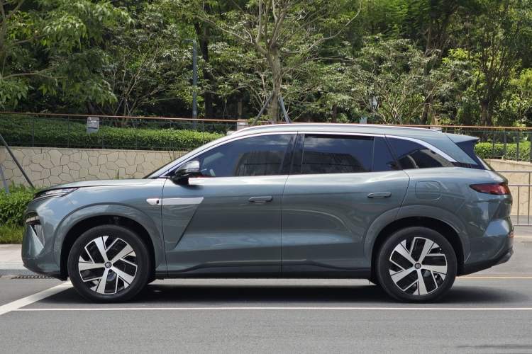 Used BYD Tang L 2025 EV with 670 km Range LiDAR and Premium Features Exterior 8