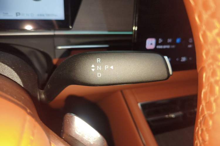 Used BYD Tang L 2025 EV 600KM All-Wheel-Drive LiDAR Flagship Model Gear Lever