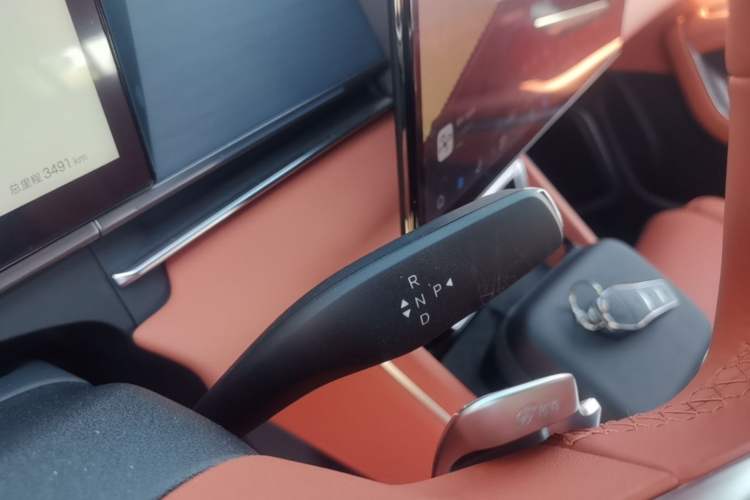 Used BYD Tang L 2025 DM 175KM Drone Player Edition Gear Lever