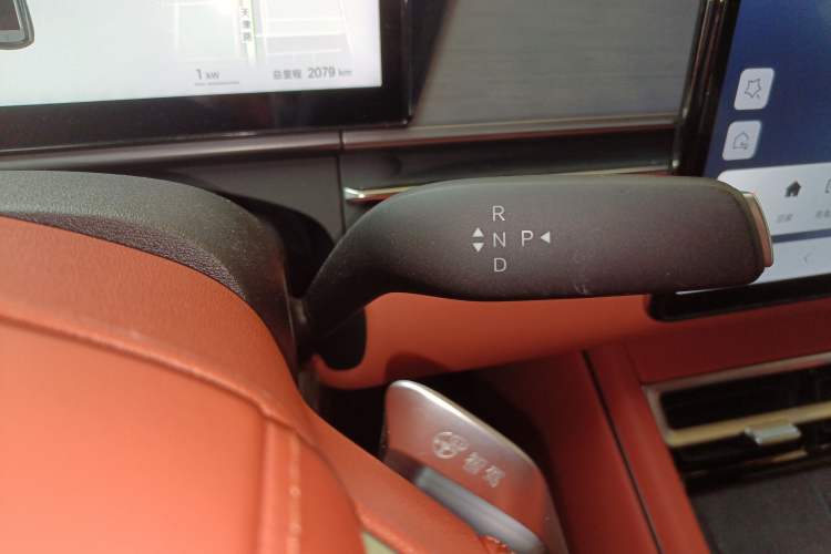 Used BYD Tang L 2025 EV 600KM All-Wheel-Drive LiDAR Flagship Model Gear Lever