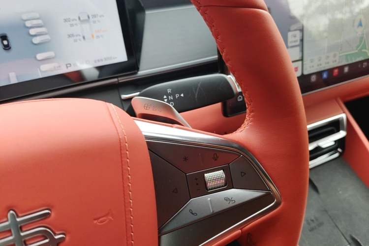 Used BYD Tang L 2025 DM 175KM Drone Player Edition Gear Lever
