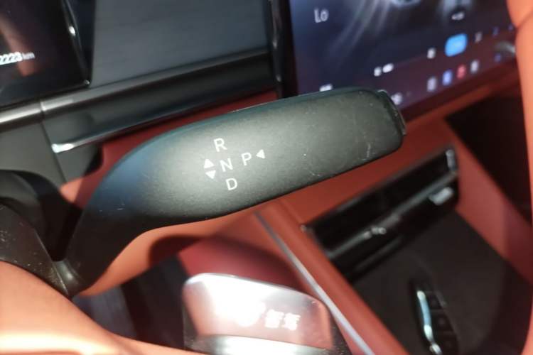Used BYD Tang L 2025 DM 175KM Drone Player Edition Gear Lever