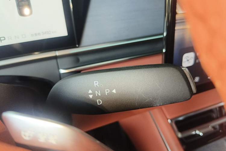 Used BYD Tang L 2025 DM 175KM Drone Player Edition Gear Lever