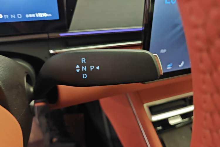Used BYD Tang L 2025 DM 175KM Drone Player Edition Gear Lever