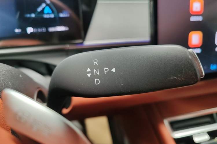 Used BYD Tang L 2025 DM 175KM Drone Player Edition Gear Lever