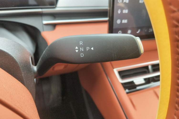 Used BYD Tang L 2025 DM 200KM Four-Wheel Drive LiDAR Flagship Model Gear Lever