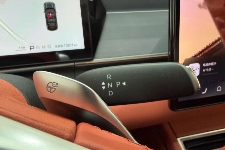 Used BYD Tang L 2025 DM 175KM Drone Player Edition Gear Lever