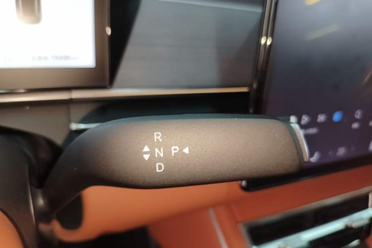 Used BYD Tang L 2025 EV 600KM All-Wheel-Drive LiDAR Flagship Model Gear Lever