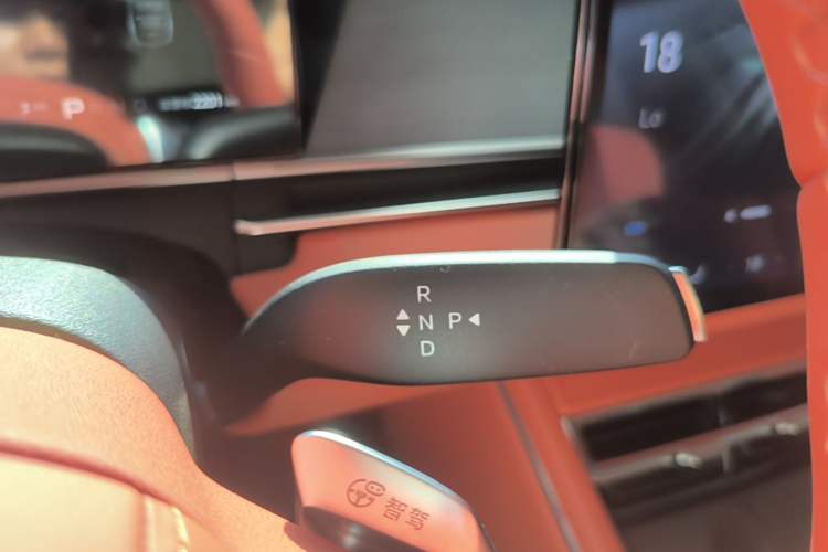 Used BYD Tang L 2025 DM 175KM Drone Player Edition Gear Lever