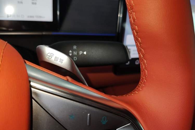 Used BYD Tang L 2025 DM 175KM Drone Player Edition Gear Lever