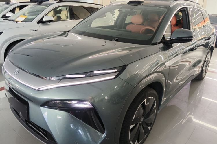 BYD Tang L 2025 DM 175KM Drone Player Edition