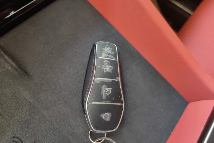 Used BYD Tang L 2025 DM 175KM Drone Player Edition Interior 1