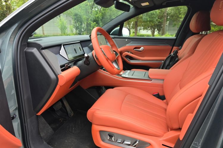 Used BYD Tang L 2025 DM 175KM Drone Player Edition Interior 1