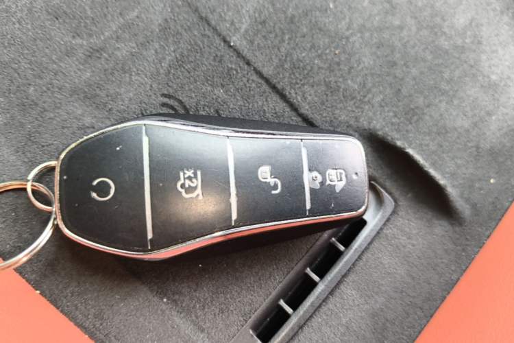 Used BYD Tang L 2025 DM 175KM Drone Player Edition Interior 1