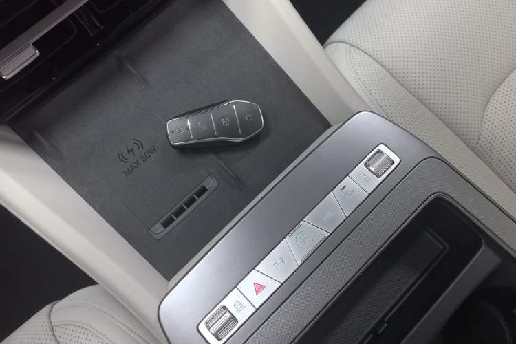 Used BYD Tang L 2025 EV with 670 km Range LiDAR and Premium Features Interior 11