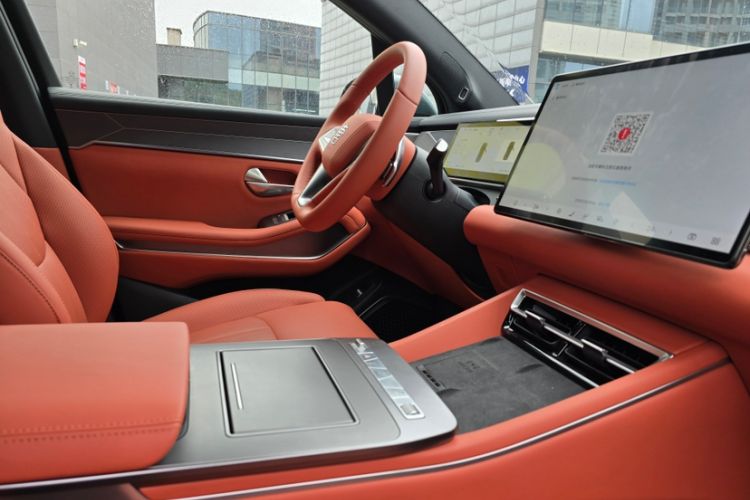 Used BYD Tang L 2025 DM 175KM Drone Player Edition Interior 2