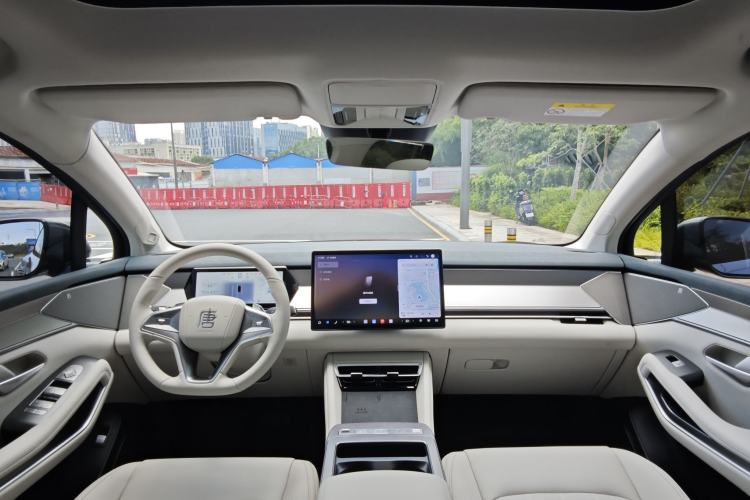 Used BYD Tang L 2025 EV with 670 km Range LiDAR and Premium Features Interior 2