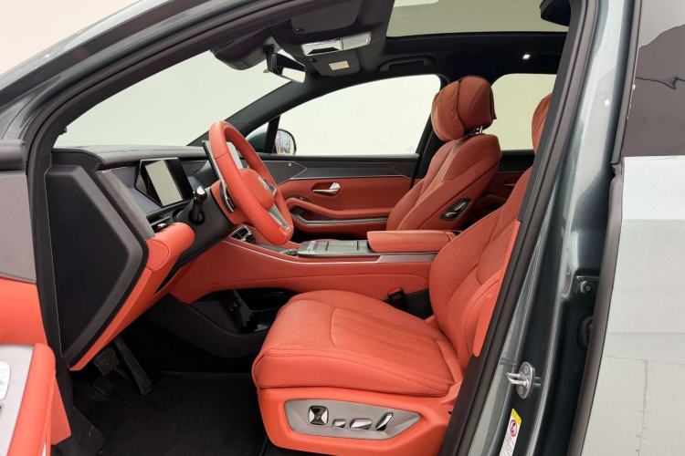 Used BYD Tang L 2025 DM 175KM Drone Player Edition Interior 2