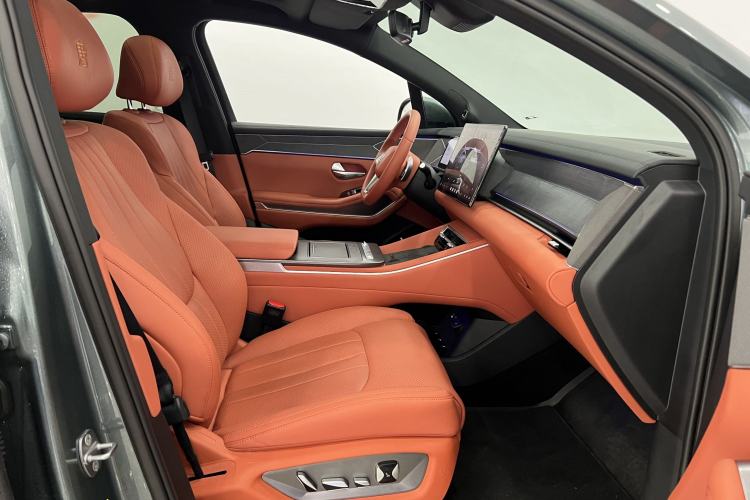 Used BYD Tang L 2025 DM 175KM Drone Player Edition Interior 3