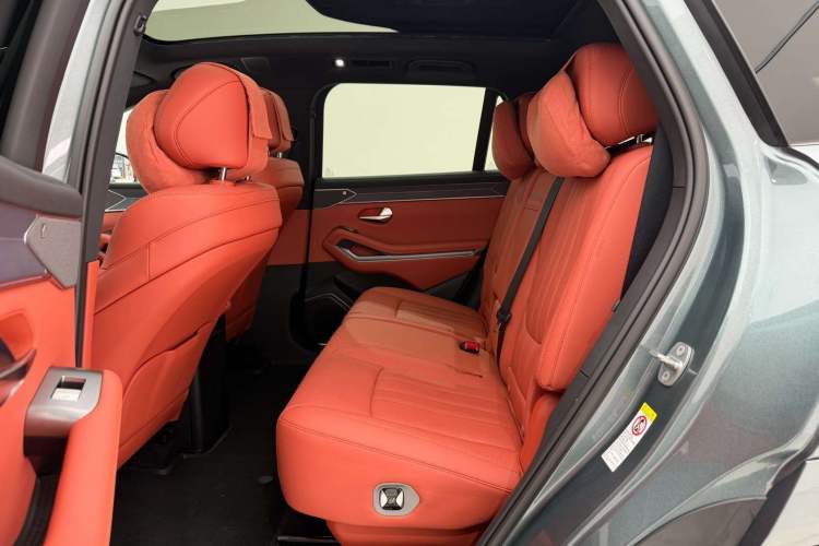 Used BYD Tang L 2025 DM 175KM Drone Player Edition Interior 3