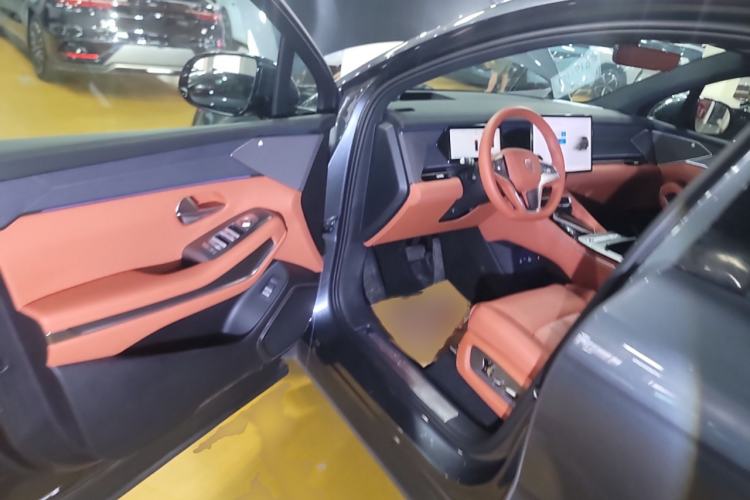 Used BYD Tang L 2025 EV 600KM All-Wheel-Drive LiDAR Flagship Model Interior 3