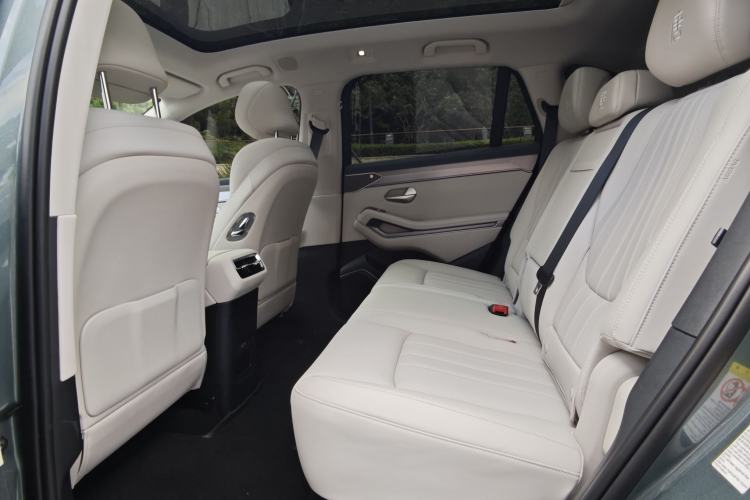 Used BYD Tang L 2025 EV with 670 km Range LiDAR and Premium Features Interior 4